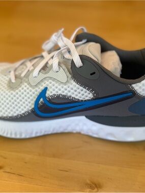 Nike White & Gray Athletic Sneaker with Blue Swoosh Nike renew